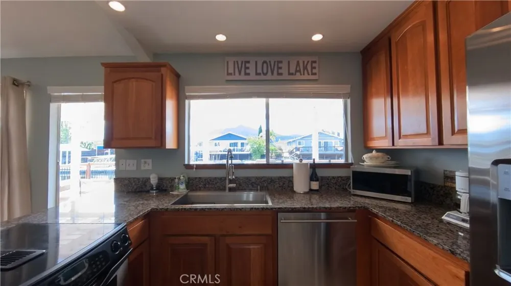 7805 Richard Lucerne, CA 95458