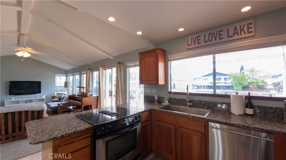 7805 Richard Lucerne, CA 95458