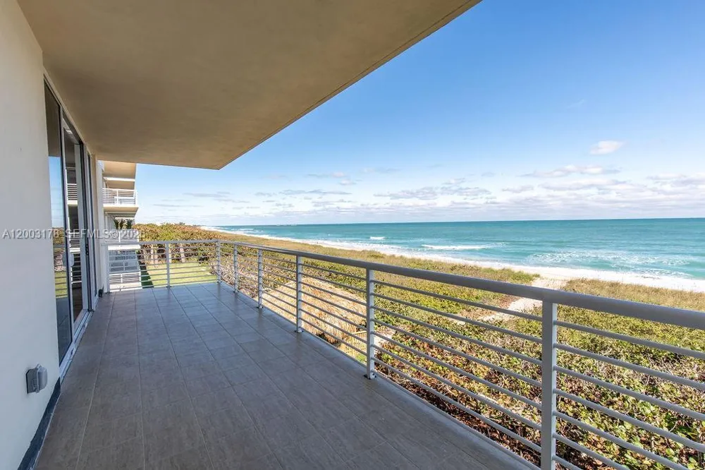 4802 Highway A1a #3D Hutchinson Island, FL 34949