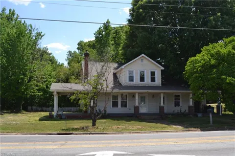 100 E Academy Street