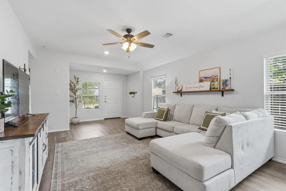 1307 Winding Willow Drive Pinehurst, TX 77362