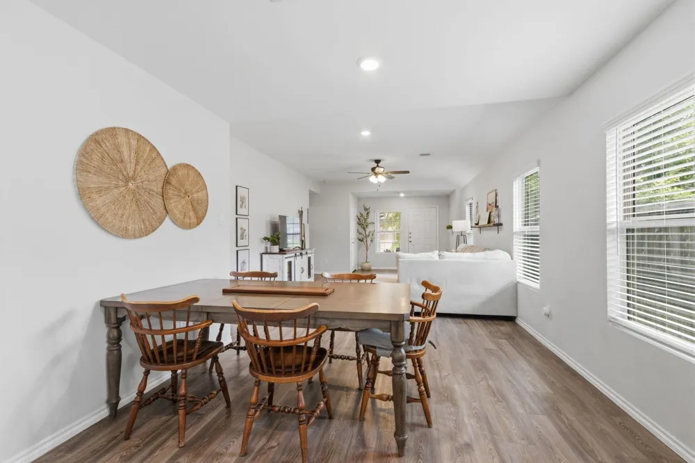 1307 Winding Willow Drive Pinehurst, TX 77362