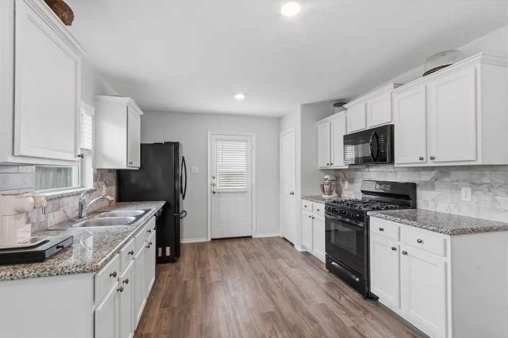 1307 Winding Willow Drive Pinehurst, TX 77362