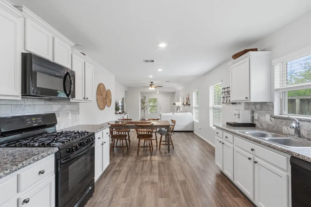 1307 Winding Willow Drive Pinehurst, TX 77362
