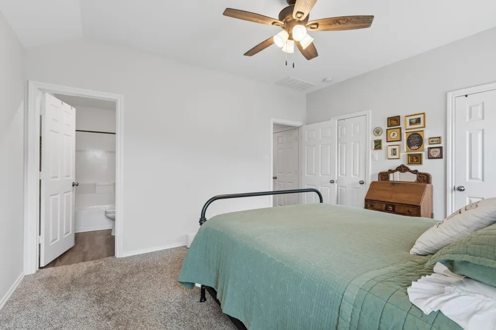1307 Winding Willow Drive Pinehurst, TX 77362