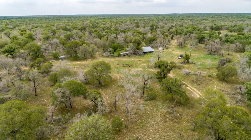 132 Roemer Lane W Floresville, TX 78114