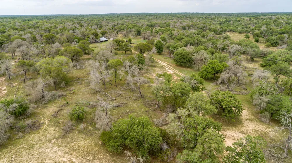 132 Roemer Lane W Floresville, TX 78114
