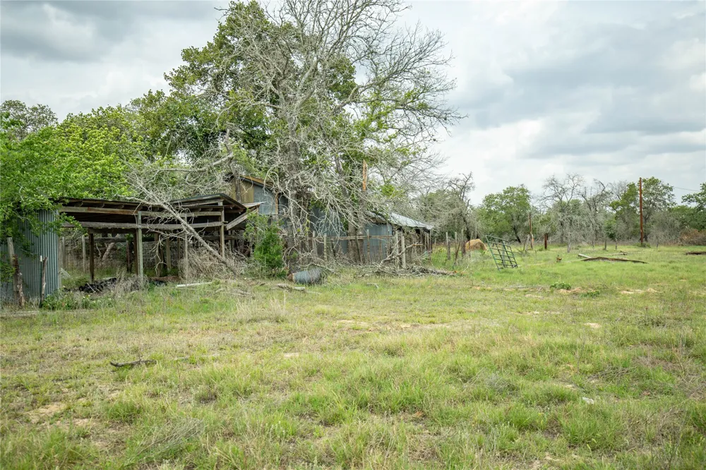 132 Roemer Lane W Floresville, TX 78114