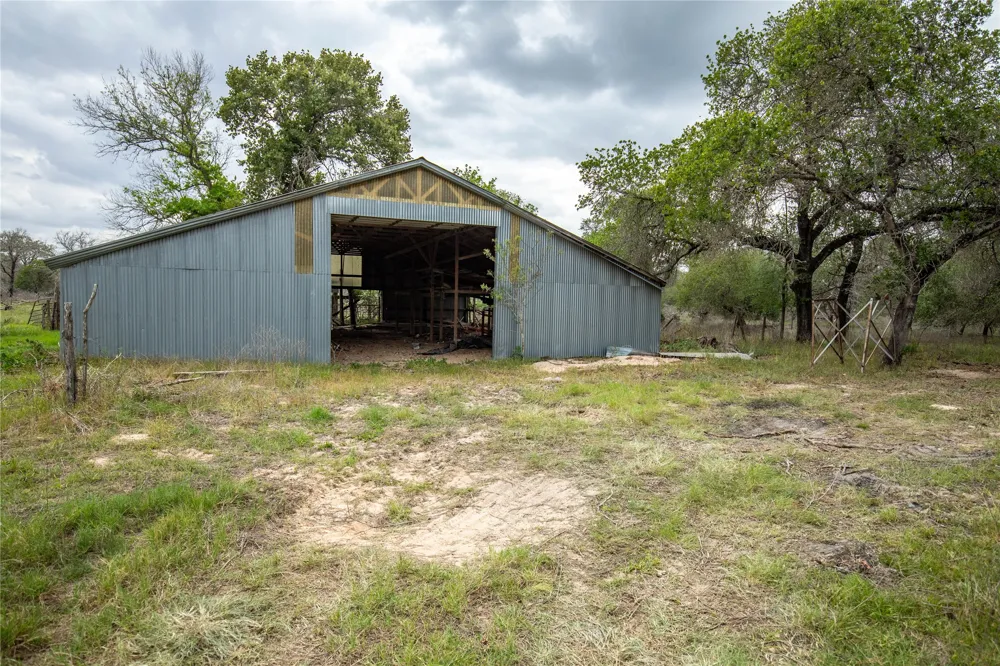 132 Roemer Lane W Floresville, TX 78114