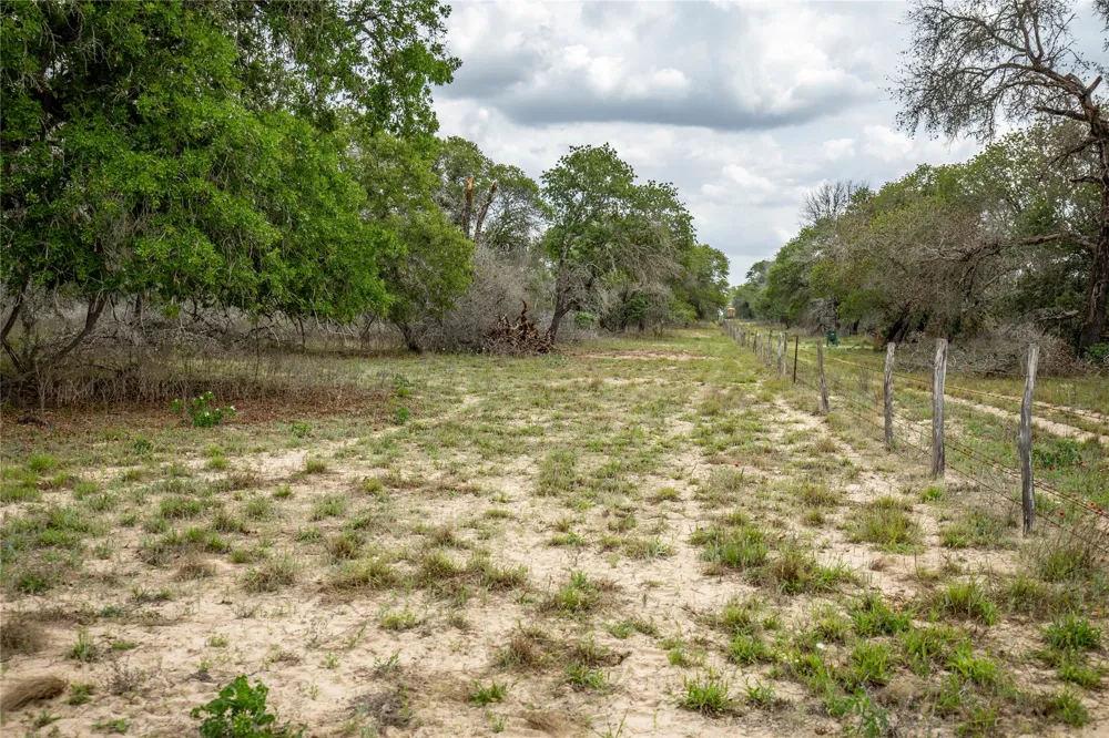 132 Roemer Lane W Floresville, TX 78114