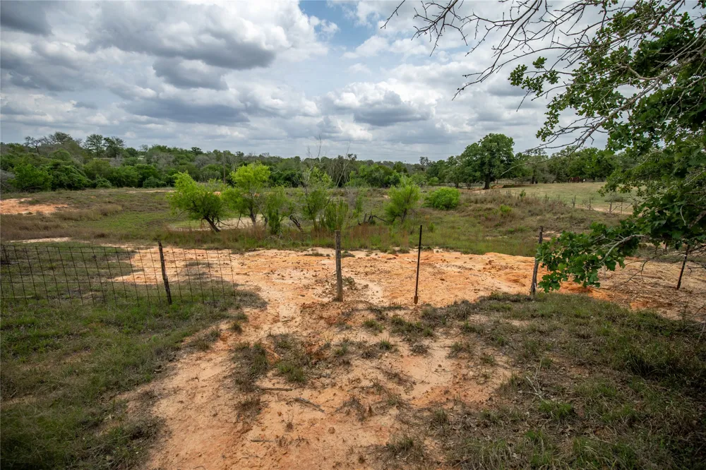 132 Roemer Lane W Floresville, TX 78114