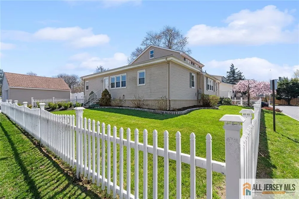 42 Lake Boulevard Matawan, NJ 07747