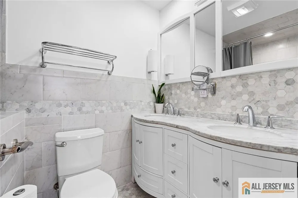 42 Lake Boulevard Matawan, NJ 07747