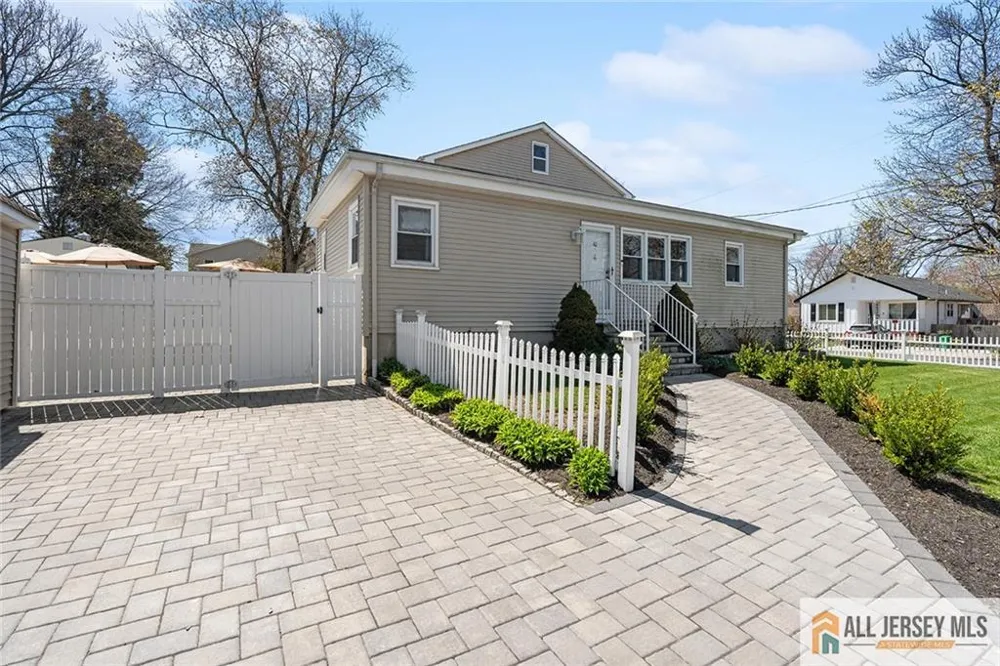 42 Lake Boulevard Matawan, NJ 07747