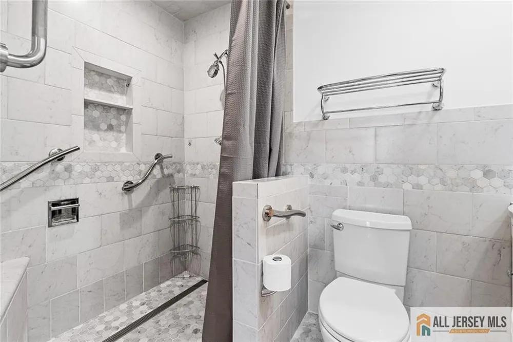 42 Lake Boulevard Matawan, NJ 07747