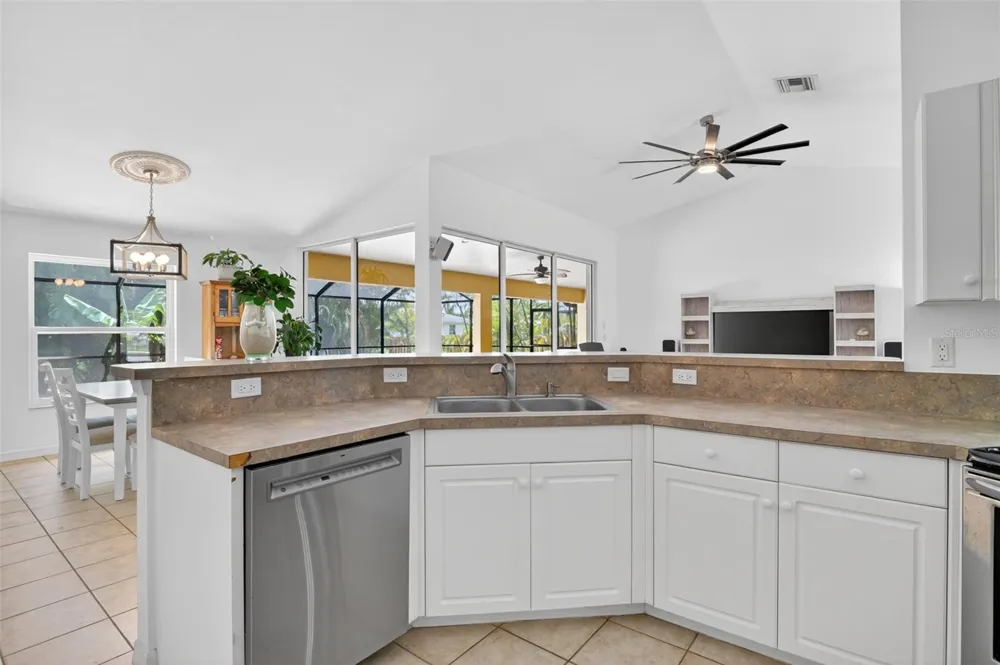 3809 AGUALINDA BOULEVARD Cape Coral, FL 33914