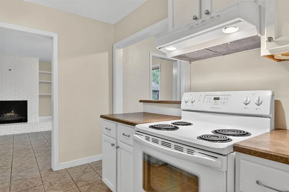 914 NE 6TH AVENUE Gainesville, FL 32601