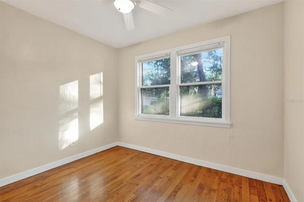 914 NE 6TH AVENUE Gainesville, FL 32601