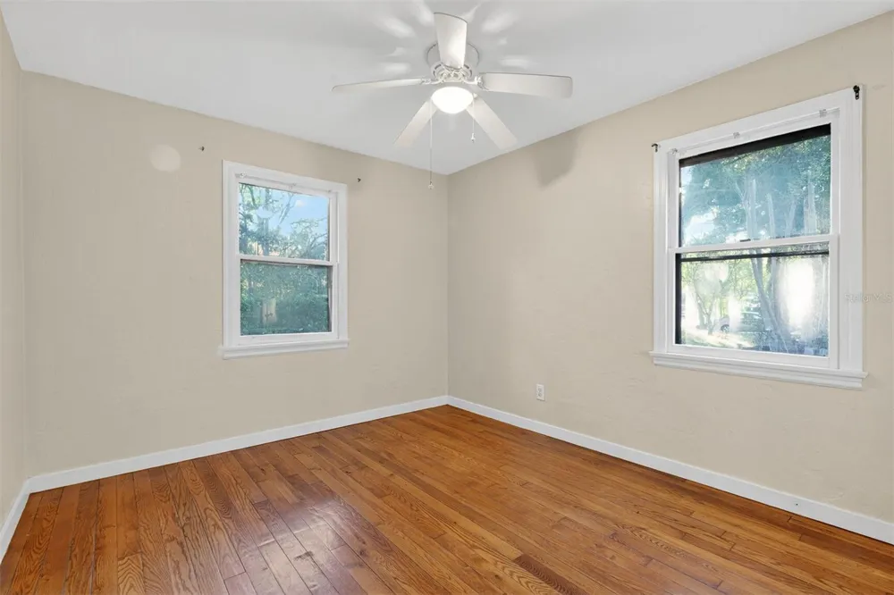 914 NE 6TH AVENUE Gainesville, FL 32601