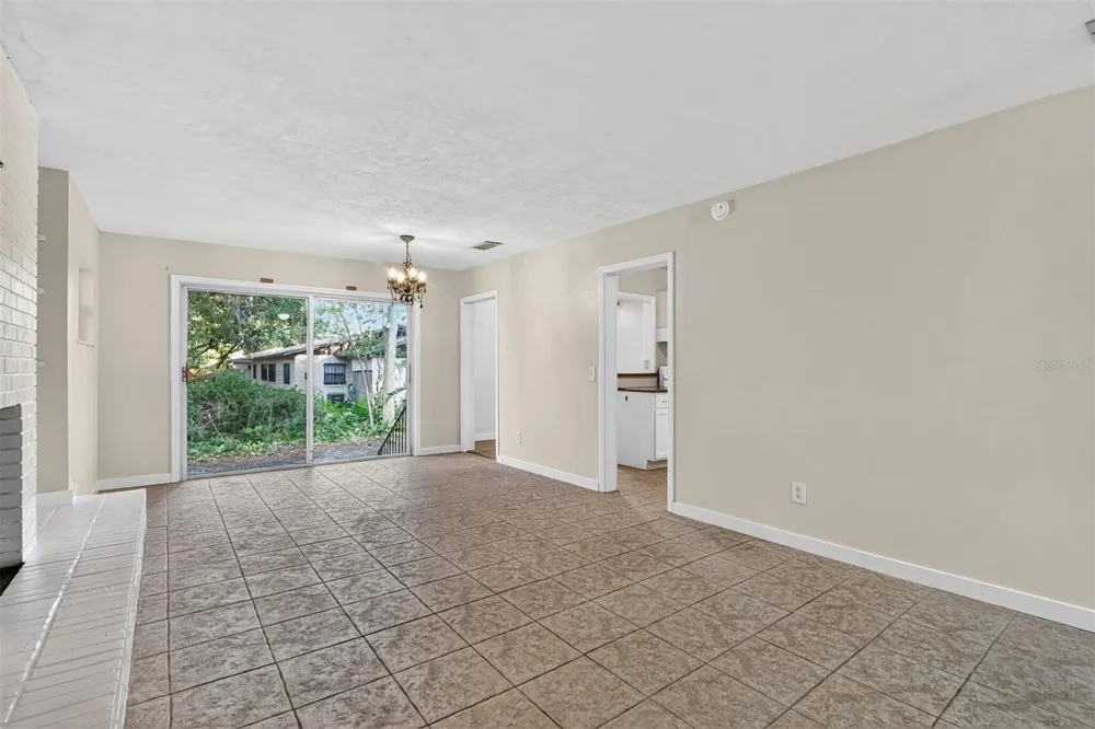 914 NE 6TH AVENUE Gainesville, FL 32601