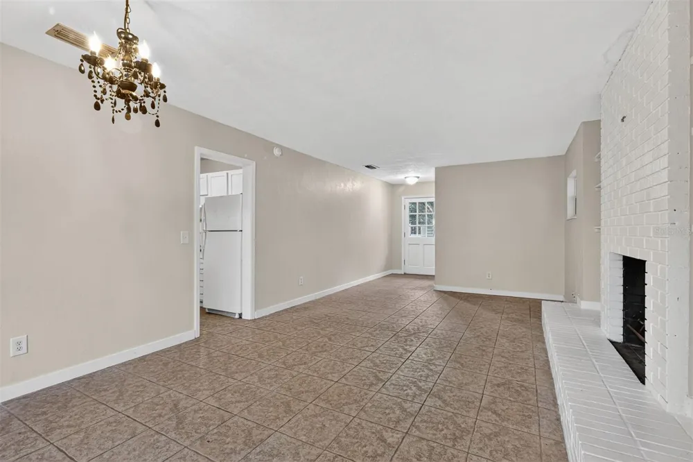 914 NE 6TH AVENUE Gainesville, FL 32601