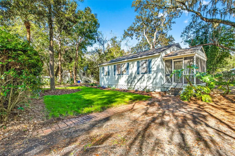 914 NE 6TH AVENUE Gainesville, FL 32601