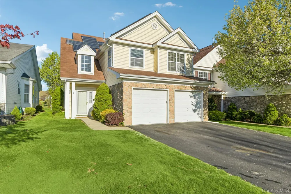 14 Julia Circle #14 Middle Island, NY 11953