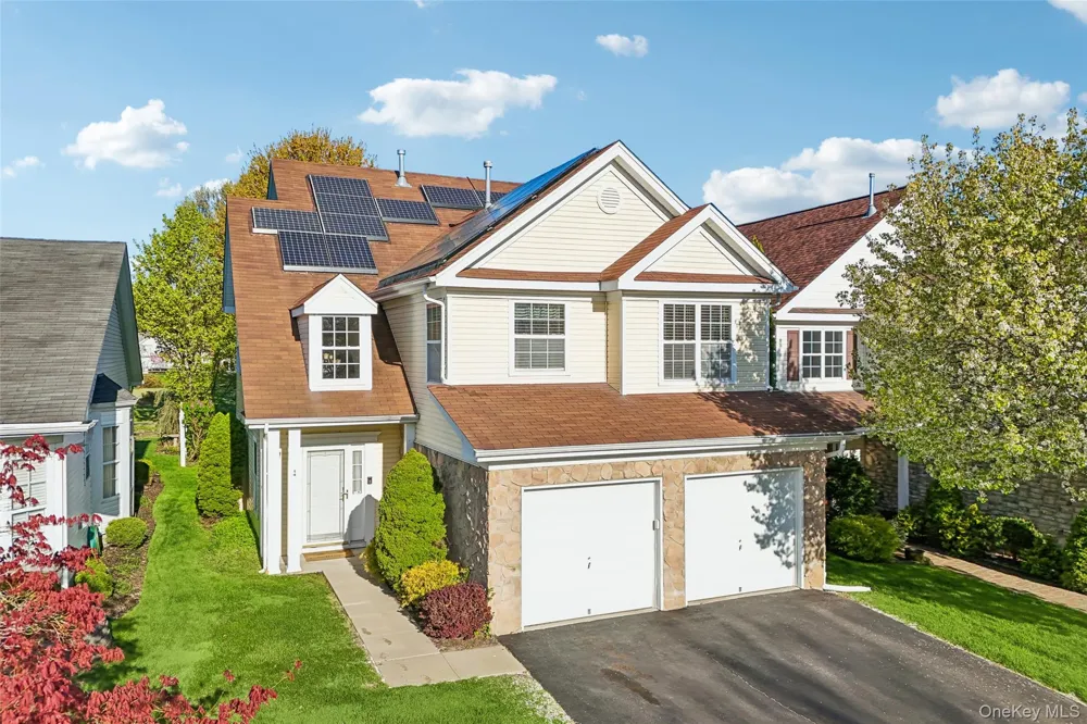 14 Julia Circle #14 Middle Island, NY 11953
