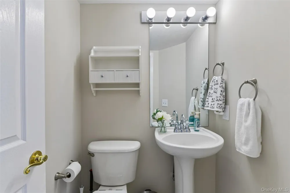 14 Julia Circle #14 Middle Island, NY 11953