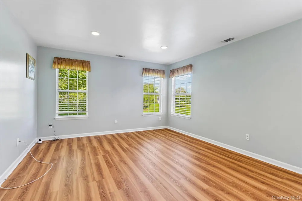 14 Julia Circle #14 Middle Island, NY 11953