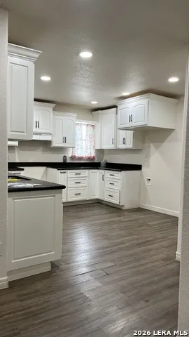 1305 1st Carrizo Springs, TX 78834
