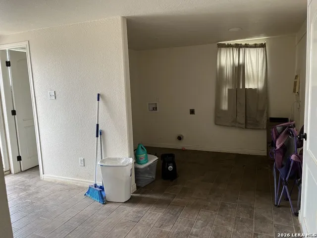 1305 1st Carrizo Springs, TX 78834