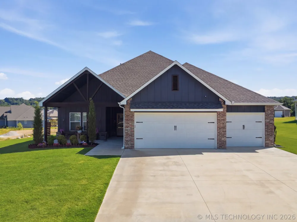 18951 E Orchard Circle