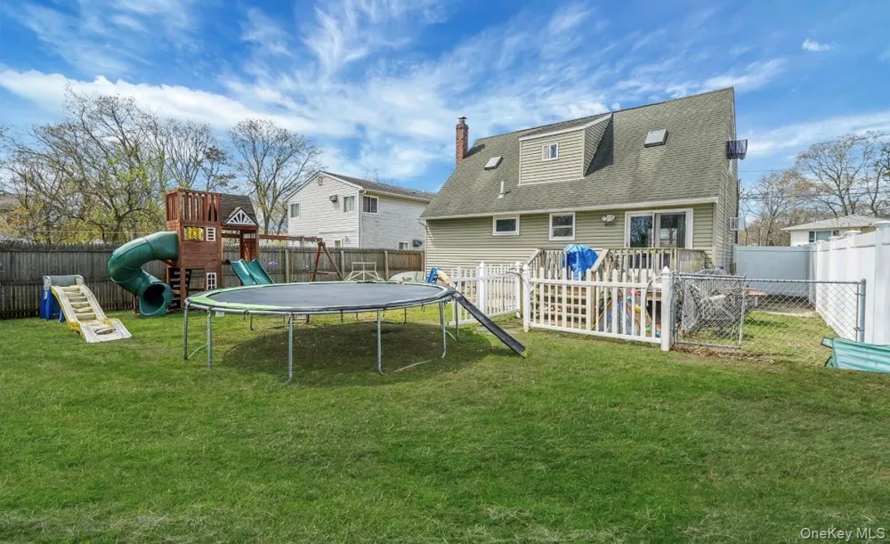 15 Maplewood Drive Shirley, NY 11967