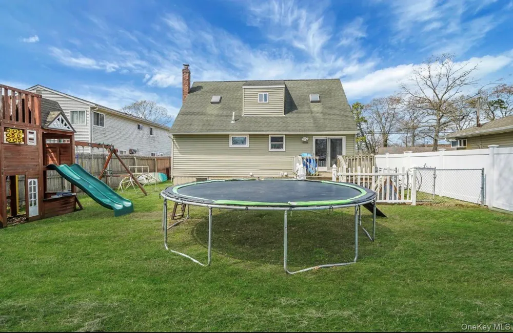 15 Maplewood Drive Shirley, NY 11967