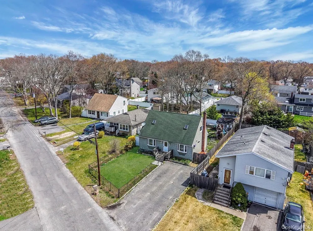 15 Maplewood Drive Shirley, NY 11967