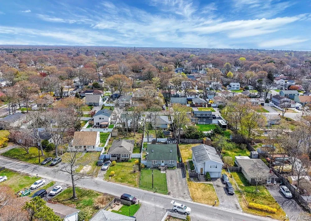15 Maplewood Drive Shirley, NY 11967