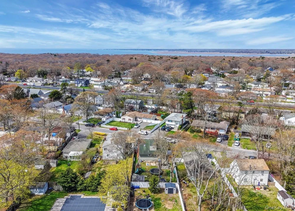 15 Maplewood Drive Shirley, NY 11967