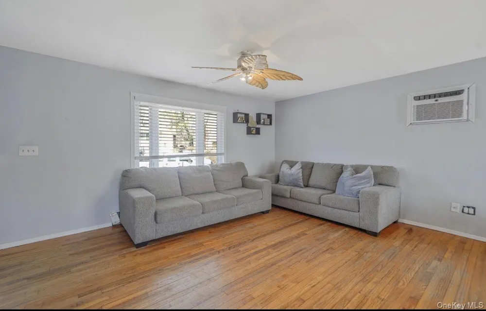 15 Maplewood Drive Shirley, NY 11967
