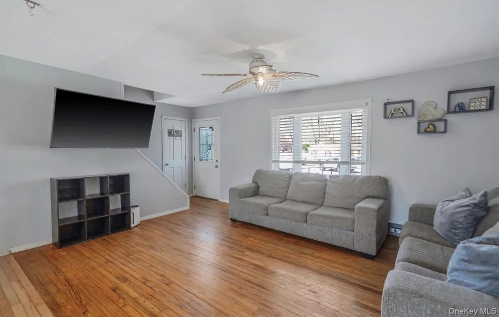 15 Maplewood Drive Shirley, NY 11967