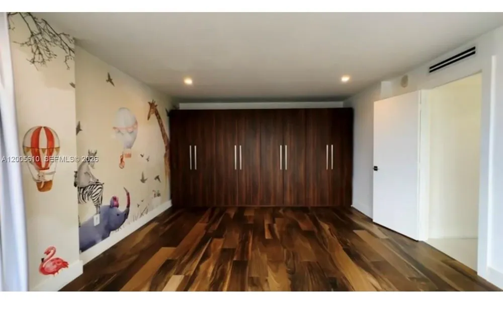 11111 biscayne blvd #1815 Miami, FL 33181