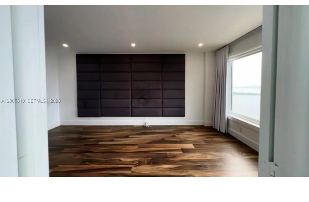 11111 biscayne blvd #1815 Miami, FL 33181