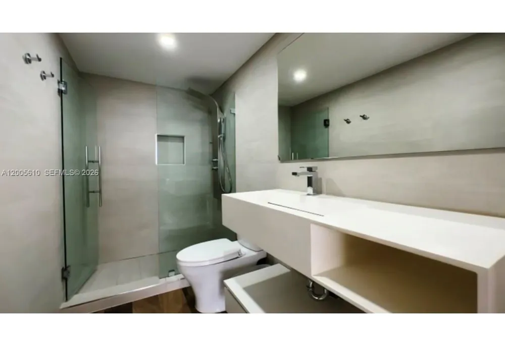 11111 biscayne blvd #1815 Miami, FL 33181
