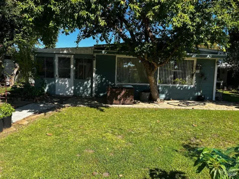 232 SE Cazares Circle