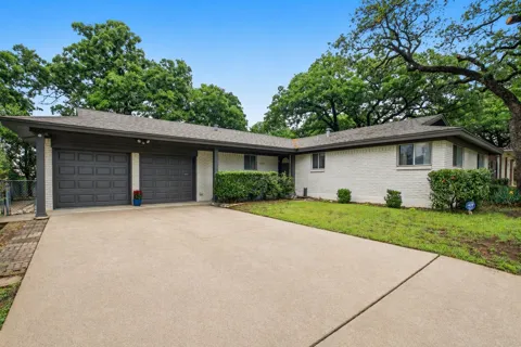 6425 Brentwood Drive