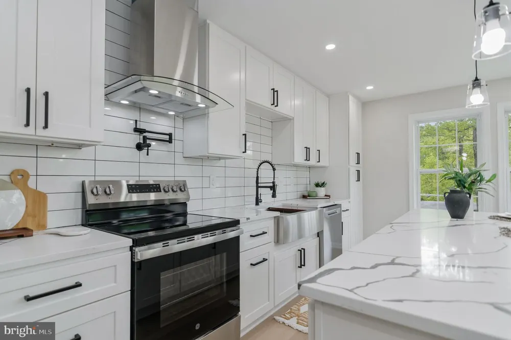 7905 E E ROBERT E LEE COURT Spotsylvania, VA 22551