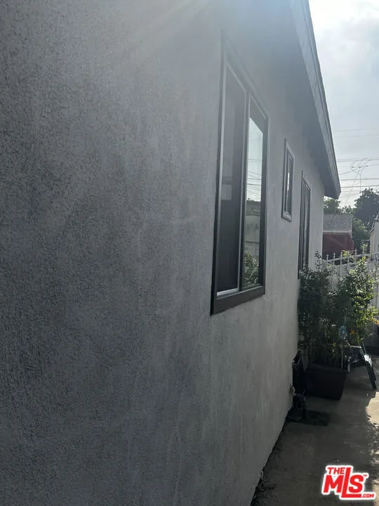 9413 Virginia Avenue South Gate, CA 90280