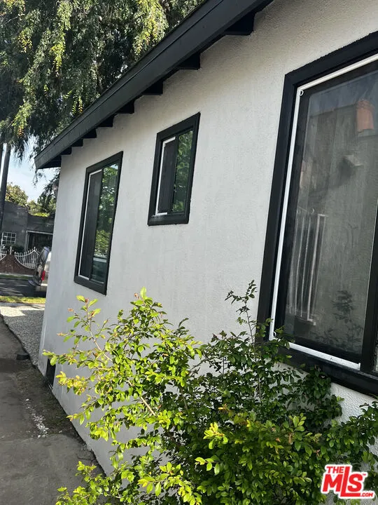 9413 Virginia Avenue South Gate, CA 90280