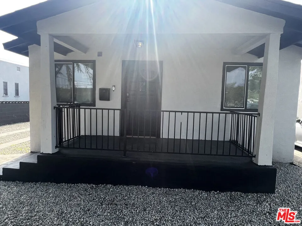 9413 Virginia Avenue South Gate, CA 90280