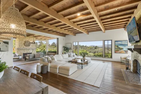 5423 Calzada Del Bosque